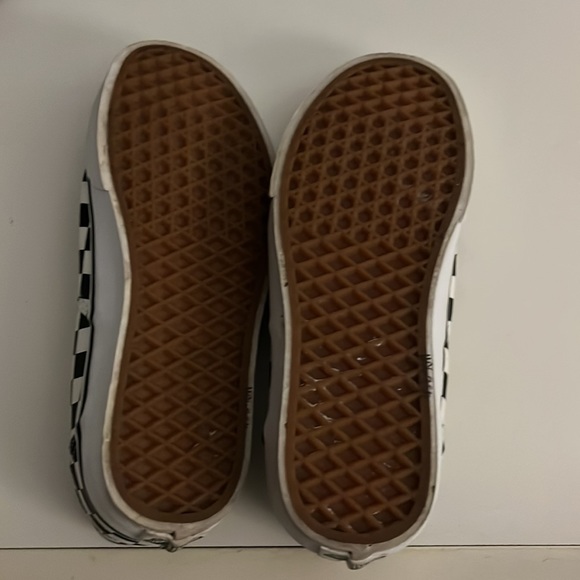 Vans - Picture 3 of 3